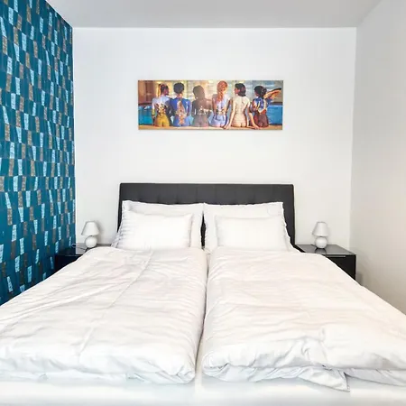 アパート The Triple For Large Group ブラチスラヴァ